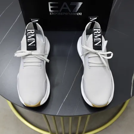 アルマーニ スニーカー