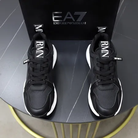 アルマーニ スニーカー