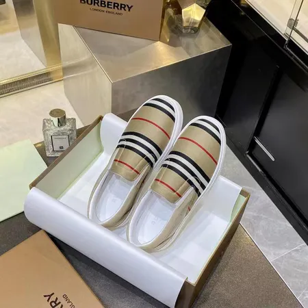 バーバリー ス カジュアルシューズ