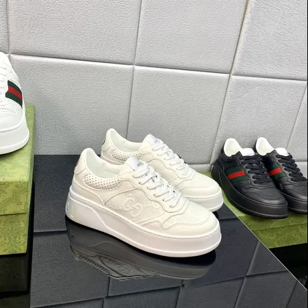グッチ カジュアルシューズ