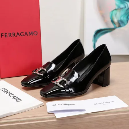 フェラガモ サンダル