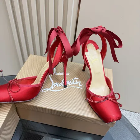 クリスチャン・ルブタン サンダル