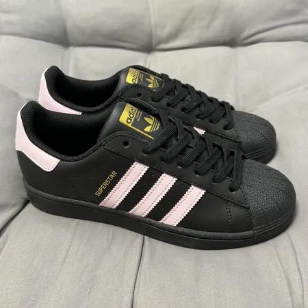 アディダス カジュアルシューズ