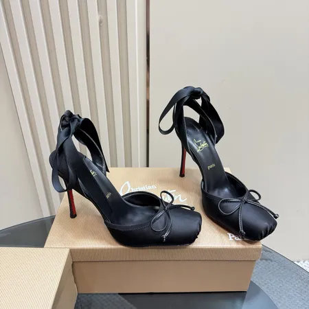 クリスチャン・ルブタン サンダル