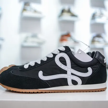 ロエベ スニーカー