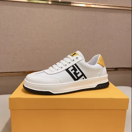 フェンディ カジュアルシューズ