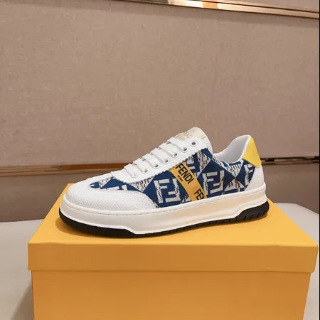 フェンディ カジュアルシューズ