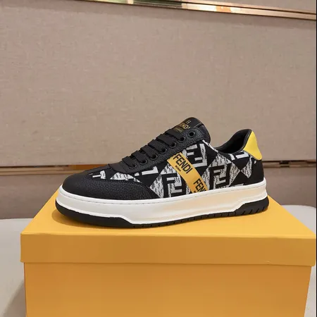 フェンディ カジュアルシューズ