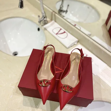 ヴァレンティノ サンダル