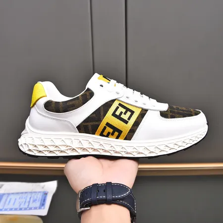 フェンディ カジュアルシューズ