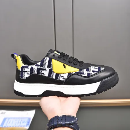 フェンディ カジュアルシューズ