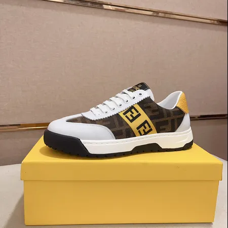 フェンディ カジュアルシューズ