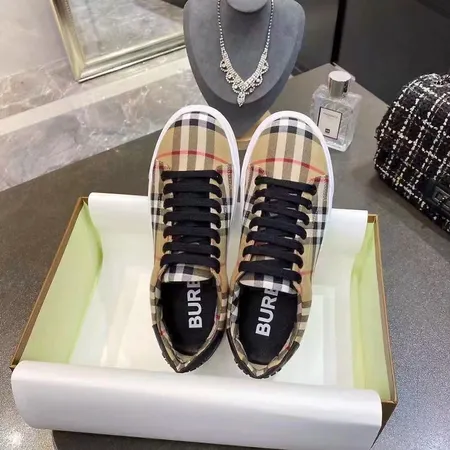 バーバリー ス カジュアルシューズ