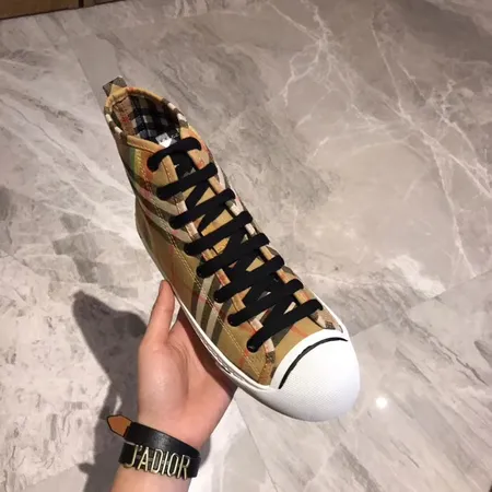 バーバリー ス カジュアルシューズ