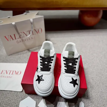 ヴァレンティノ カジュアルシューズ