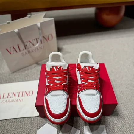 ヴァレンティノ カジュアルシューズ