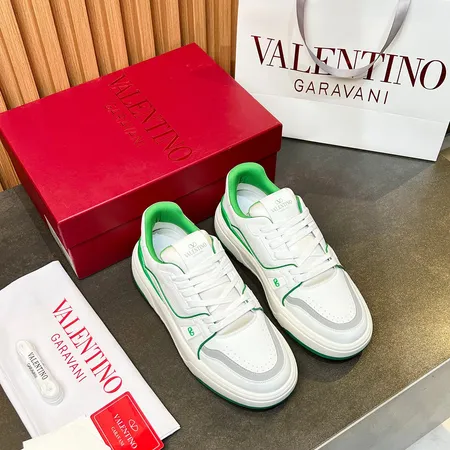 ヴァレンティノ カジュアルシューズ
