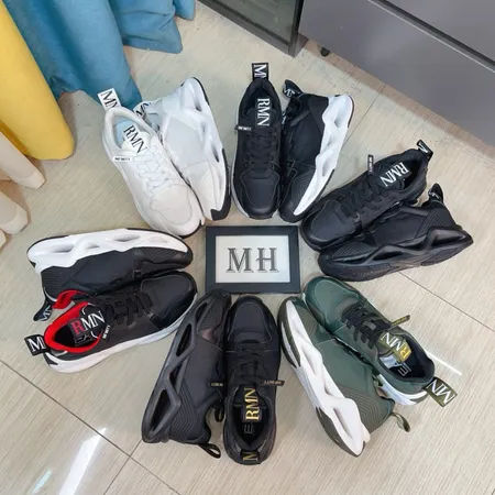 アルマーニ スニーカー