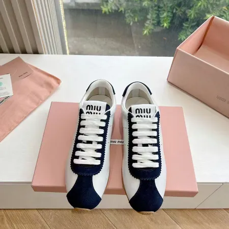 ミュウミュウ カジュアルシューズ