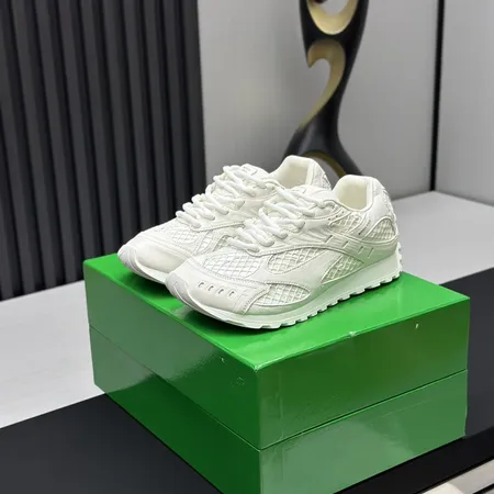 ボッテガ ヴェネタ スニーカー