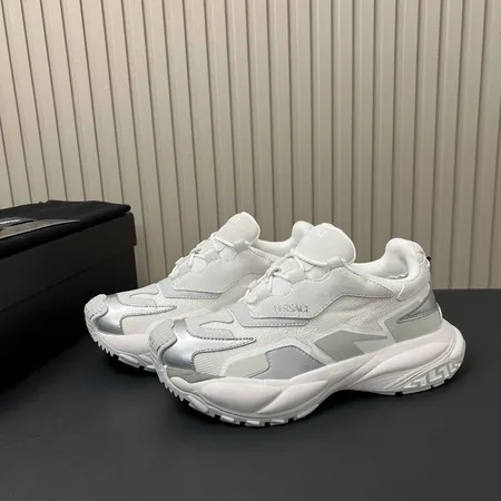 ヴェルサーチ スニーカー