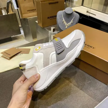 バーバリー ス スニーカー