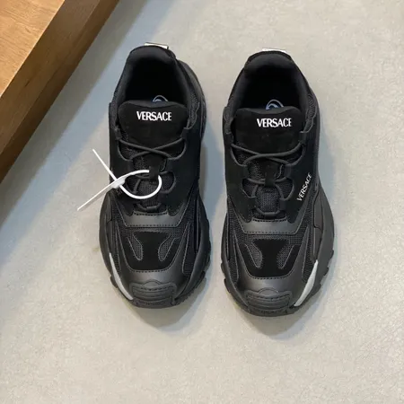 ヴェルサーチ スニーカー