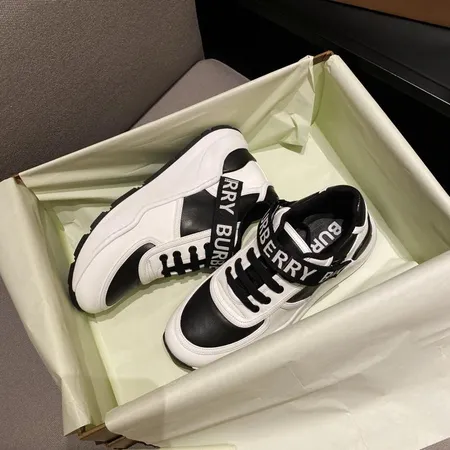 バーバリー ス スニーカー