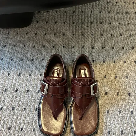 ミュウミュウ サンダル