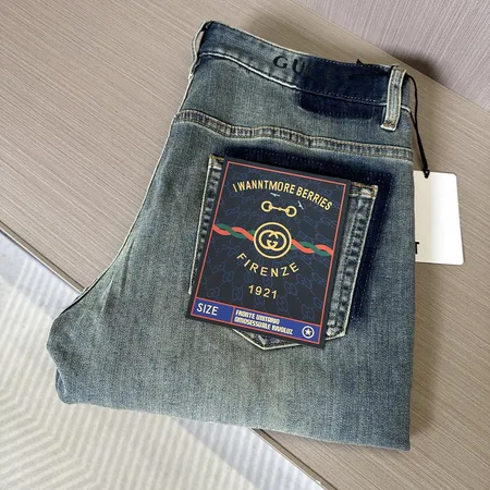 グッチ ジーンズ