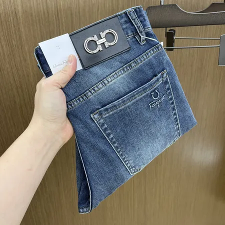 フェラガモ ジーンズ