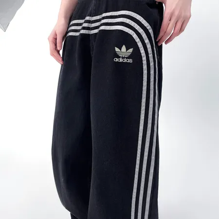 アディダス ジーンズ