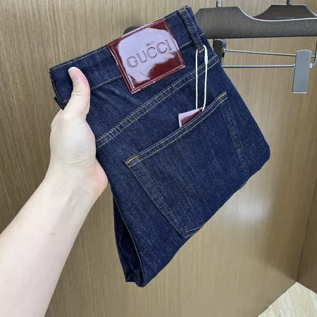 グッチ ジーンズ