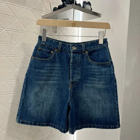 ミュウミュウ ショートパンツ