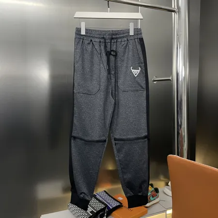 プラダ カジュアルパンツ