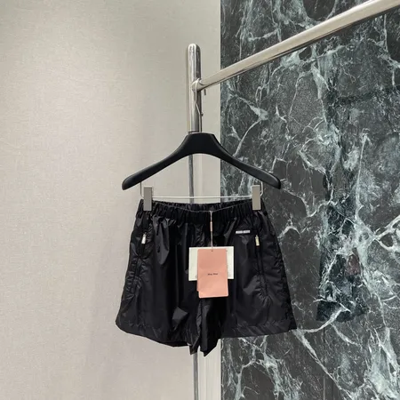 ミュウミュウ ショートパンツ