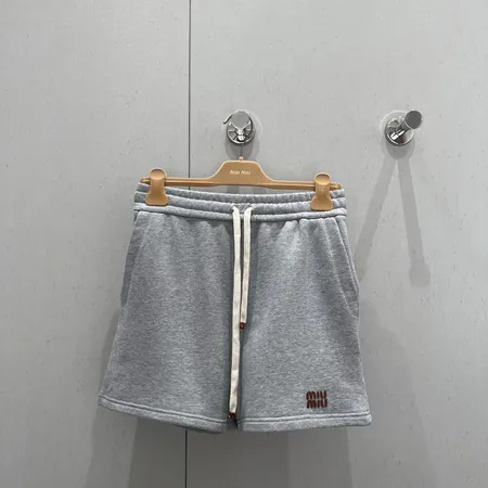 ミュウミュウ ショートパンツ