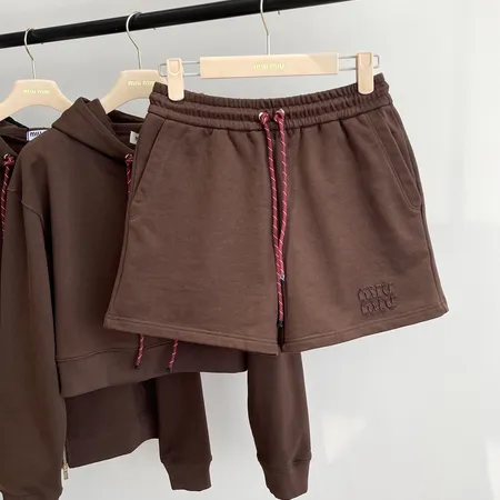 ミュウミュウ ショートパンツ