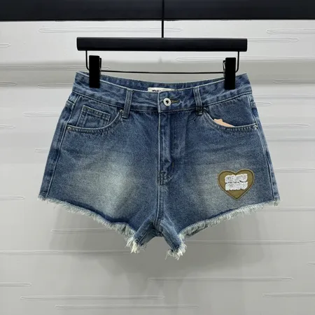 ミュウミュウ ショートパンツ