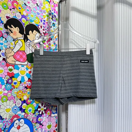 ミュウミュウ ショートパンツ