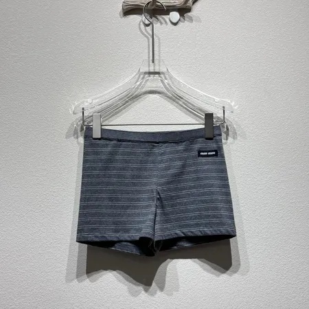 ミュウミュウ ショートパンツ