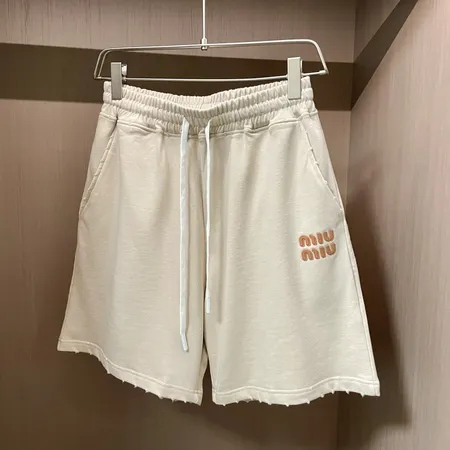 ミュウミュウ ショートパンツ