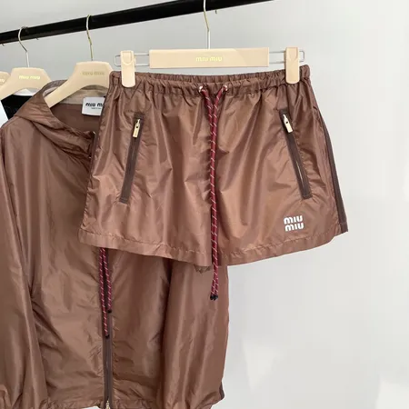 ミュウミュウ ショートパンツ