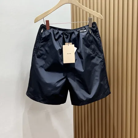 ミュウミュウ ショートパンツ