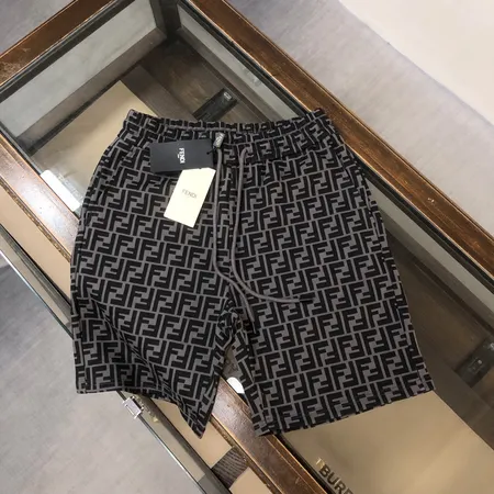 フェンディ ショートパンツ