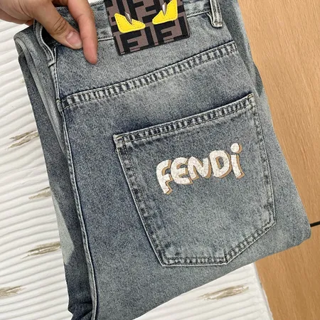 フェンディ ジーンズ