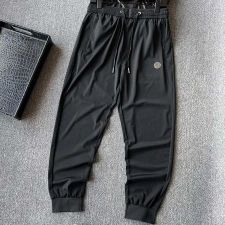 フェンディ カジュアルパンツ