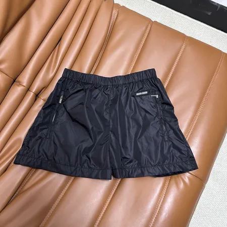 ミュウミュウ ショートパンツ