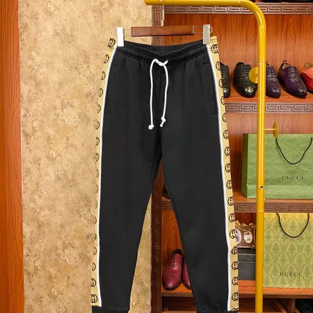 グッチ カジュアルパンツ
