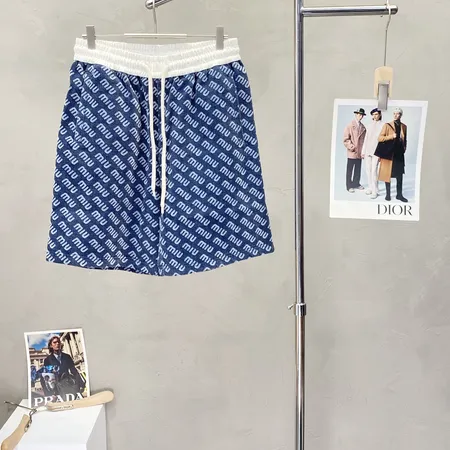 ミュウミュウ ショートパンツ